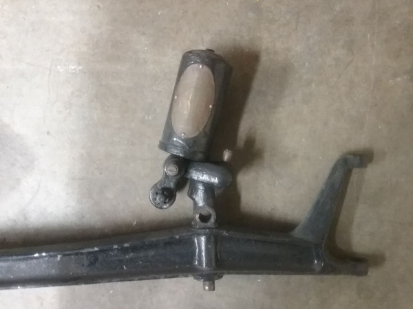 Front axle with KW Road Smoothers 10 23 24 (4) Resized.jpg