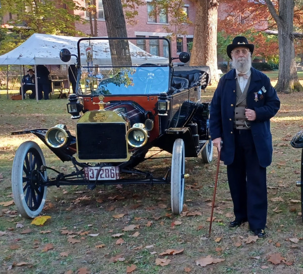 This actor rode in Clara three times he loved it so much!