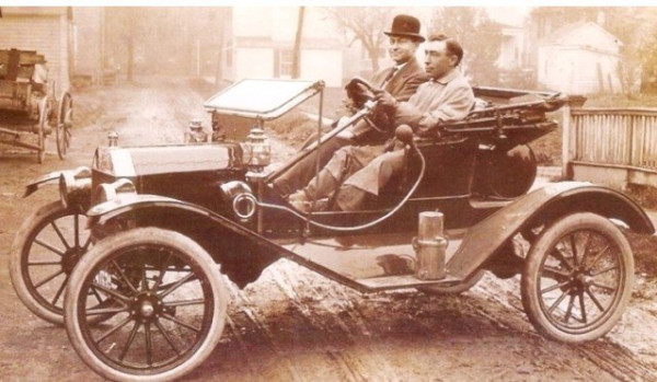 1911 Open Runabout.jpg