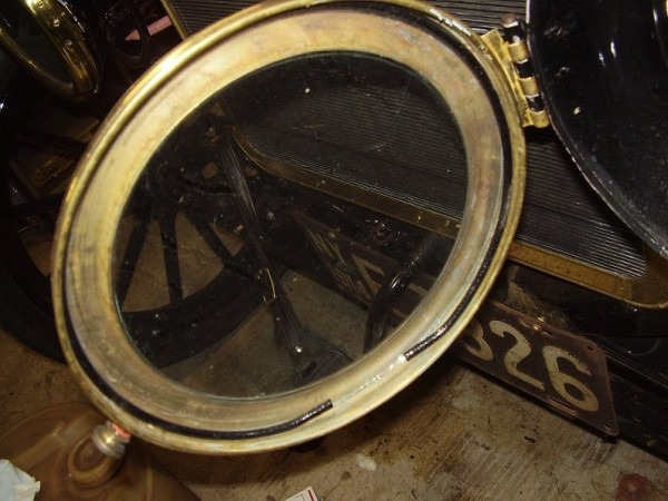 LENS RETAINING RING