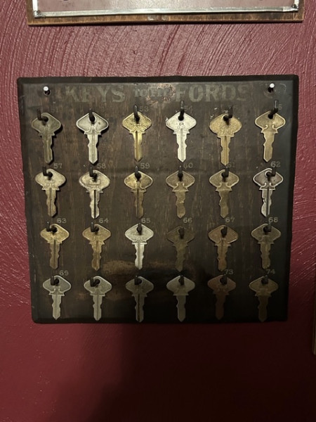 KEYS TO FIT FORDS- ORIGINAL ACCESSORY DEALER BOARD- Never seen another