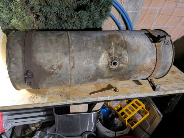 gas tank and elbow.jpg
