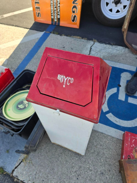 Trash Can.jpg