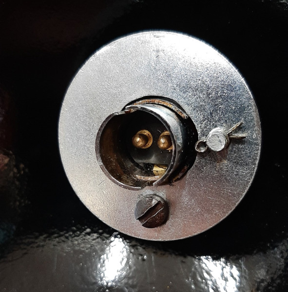 Headlight socket reorientation 8.jpg