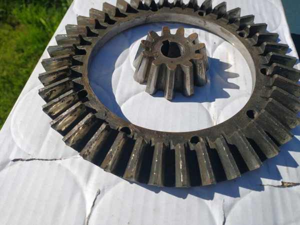T gears.jpg