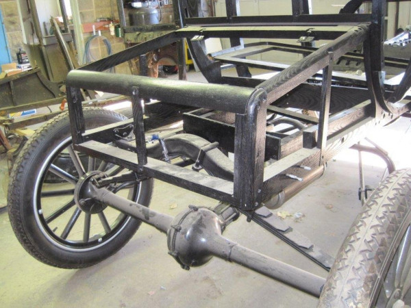 Model T-'22 Coupe framework rear-Denny's.jpg