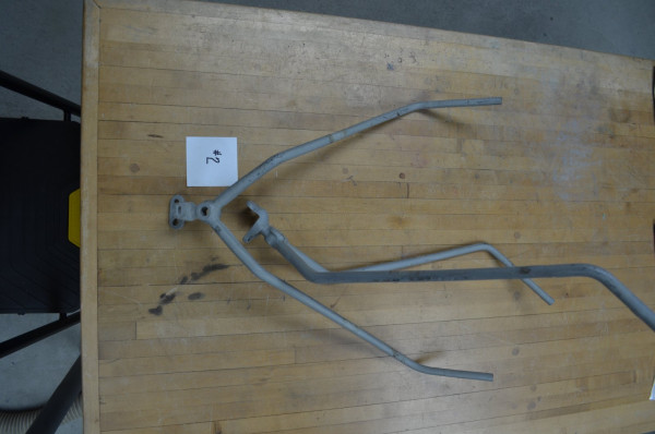 1909-10 REAR FENDER BUTTERFLY BRACKETS - NO. 2.JPG