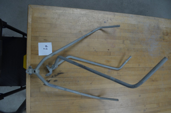 1909-10 REAR FENDER BUTTERFLY BRACKETS - NO. 1.JPG