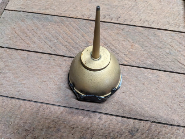 Klein oil can E 12 2 25.jpg