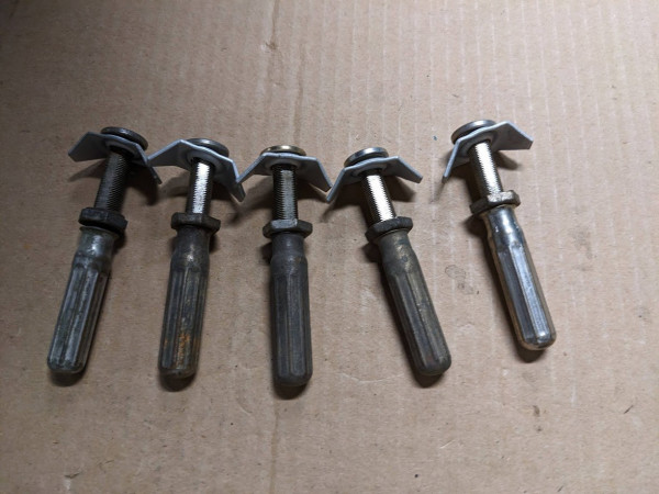 Klein 777 Valve stems 12 19 25 F  (1).jpg