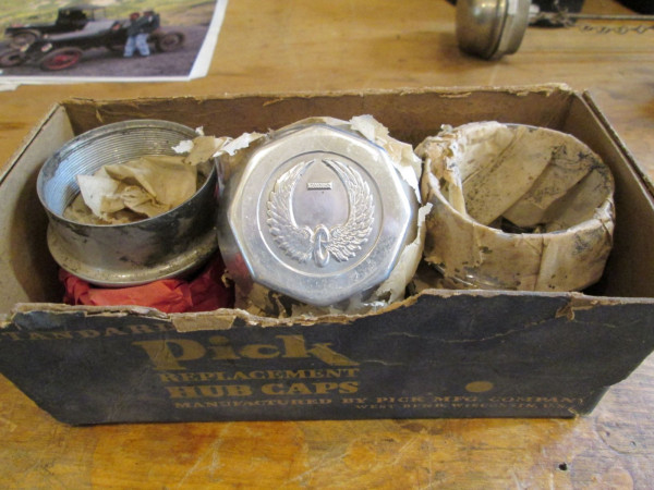 accessory hub caps.JPG