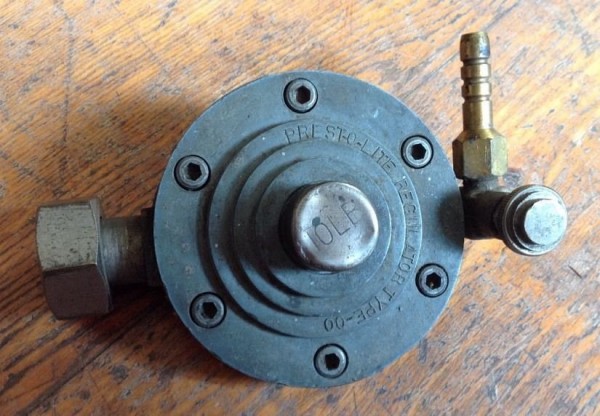 Prest-o-Lite regulator 10-lb.jpg