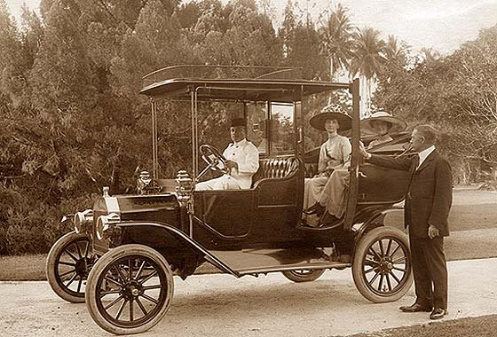1912 British Town Car.jpg