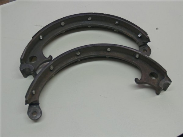 Brake Shoes PS - Broken (1) (Large).JPG