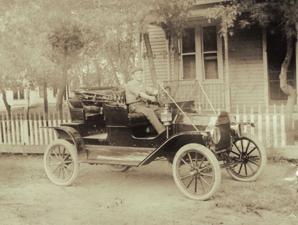 1912 Model T HH Klassen.jpg