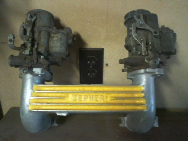 0323191655-00.jpg (163.19 KiB) Viewed 5045 times Intake manifold and carbs