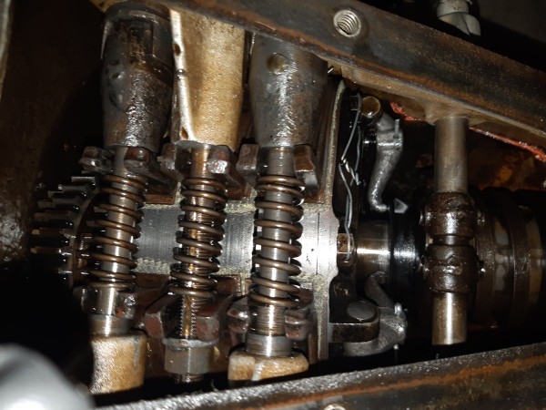 15 Ford RHD trans inside.jpg
