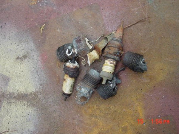 plugs from old t.JPG
