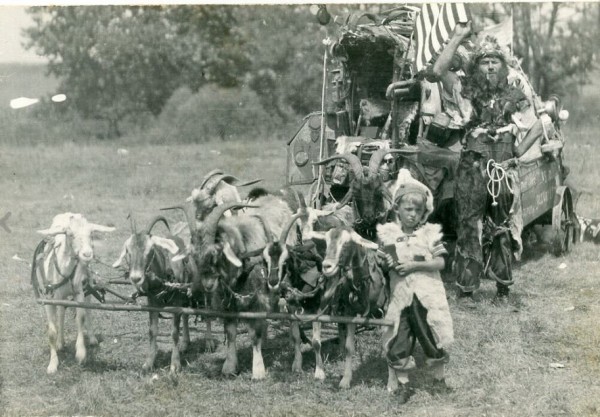 goat wagon.JPG