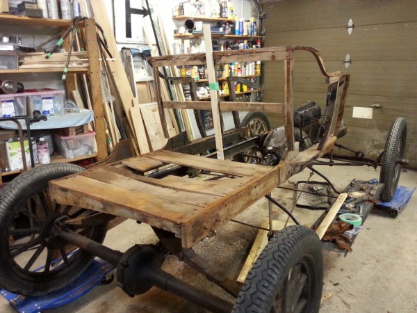 15 Ford wood rear.jpg