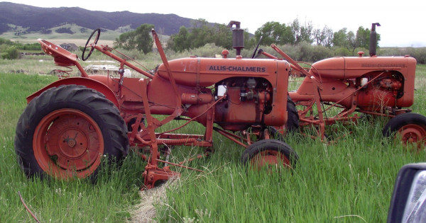 2019 6 8 hp5A tractors 034.JPG