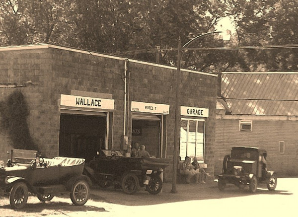 100_5572 wallace garage a.JPG