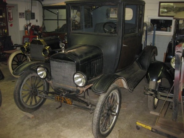 1921 Model T Coupe 035.JPG