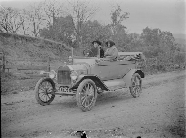 light coloured ford (3).jpg
