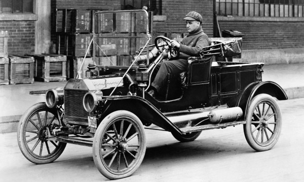 FORD COMPANY VEHICLE WITH A &quot;B&quot; TANK IN FORGED BRACKETS