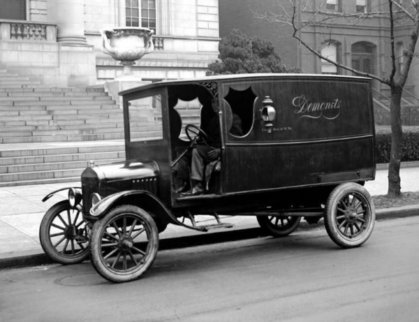 funky window truck.JPG