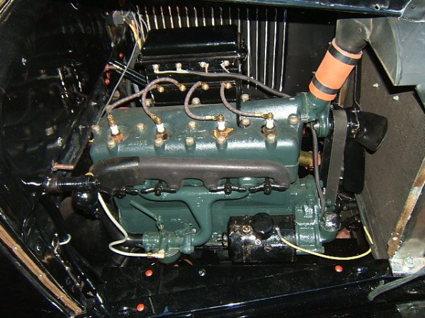 1926 coil box on engine - Jim Patrick.jpg
