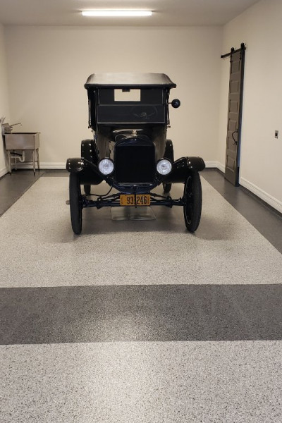1925 Pickup in New Garage 1 (2).jpg