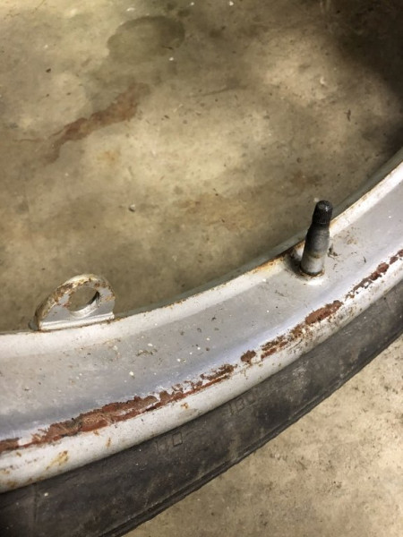 small lug wheel.jpg