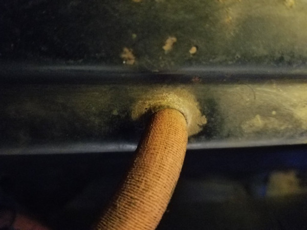 ACETYLENE GAS HOSE HOLE- 1/2&quot; DIAMETER WITH 1/8&quot; RIM