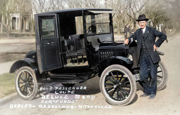 1924 Ford Ole Leeland dealer-Colorized.jpg