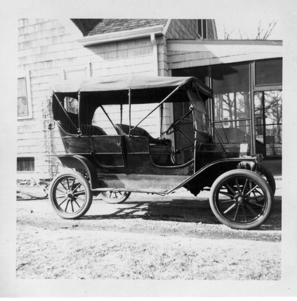 Leipold 1910 Model T 1948 #3 B&W scan.jpeg