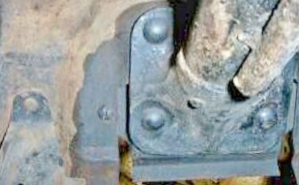26 steering col at cowl web.jpg