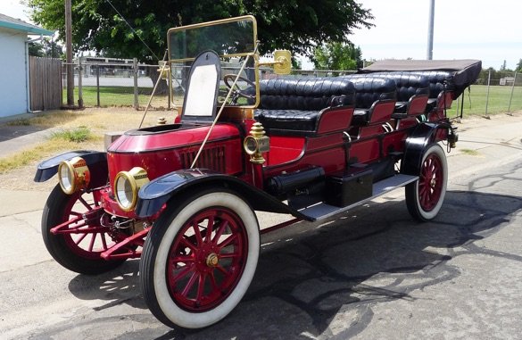 Stanley Mountain Wagon, 1913, owned by Daniel Haynes on Holly Drive, Lodi, CA.jpg