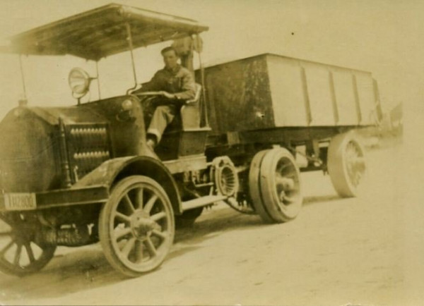 chain drive truck.JPG