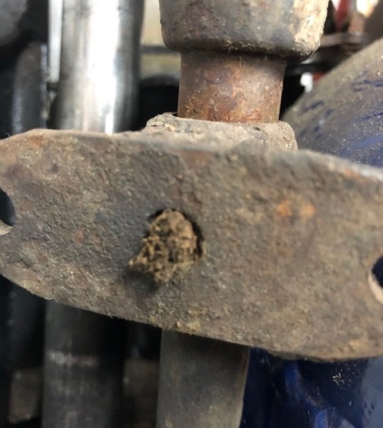 Remains of felt, replace with new.jpg
