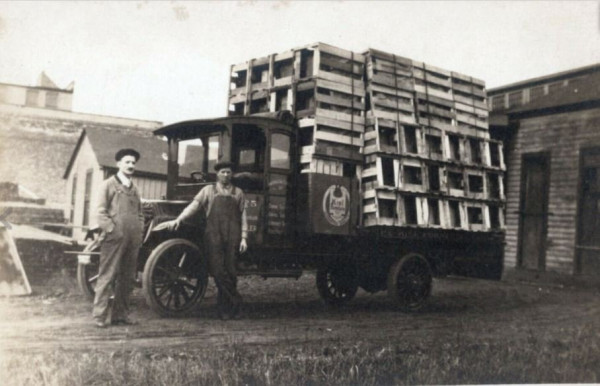 kiel furniture truck.JPG