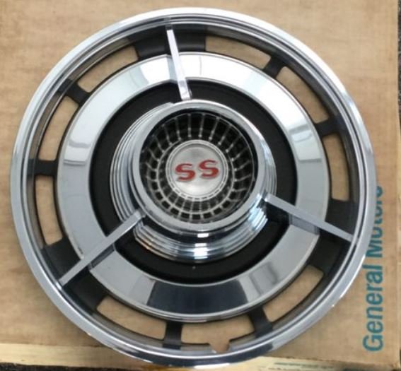 63 Impala SS hubcap.JPG